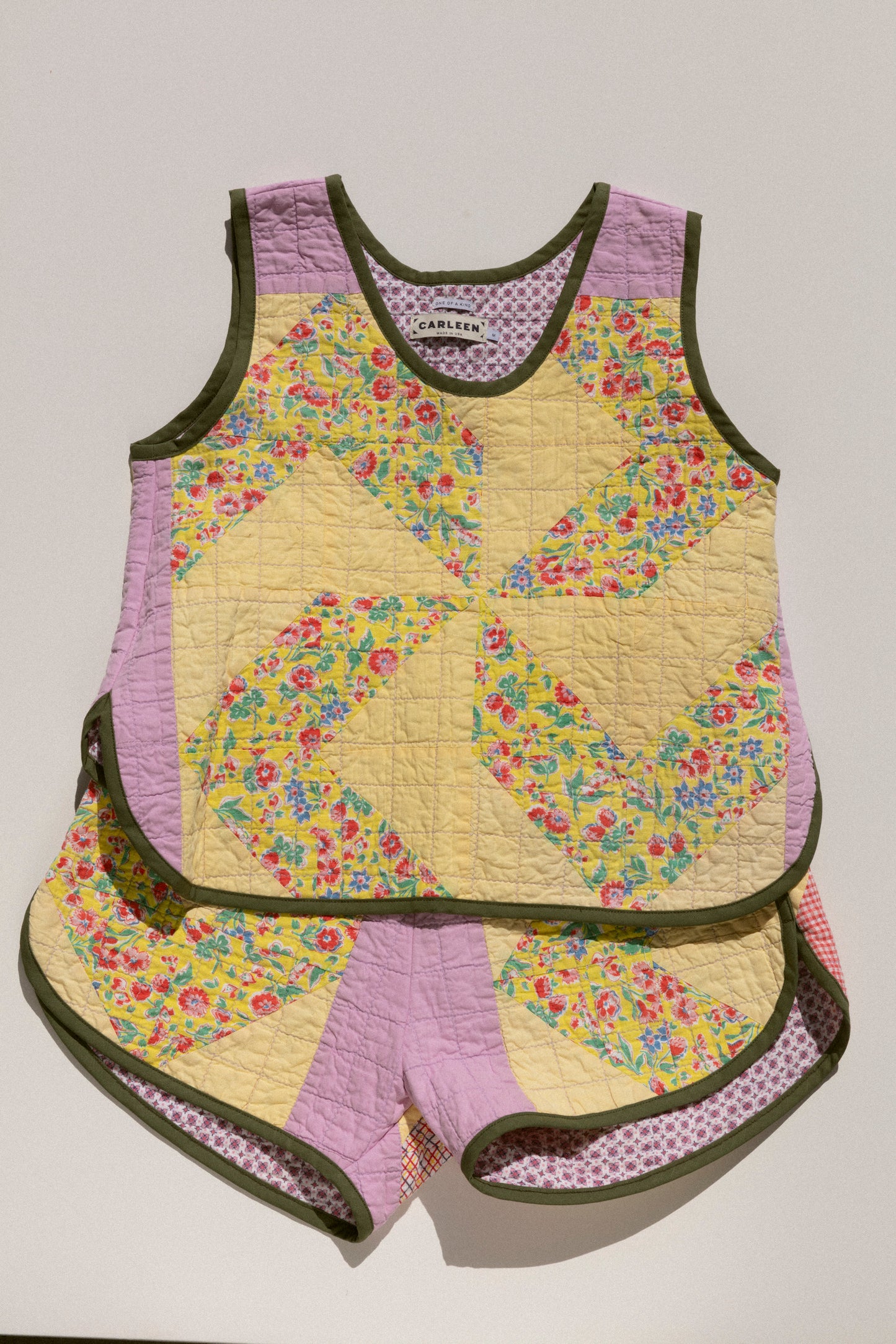 Quilt Scallop Tank - Walking Triangles (Medium)