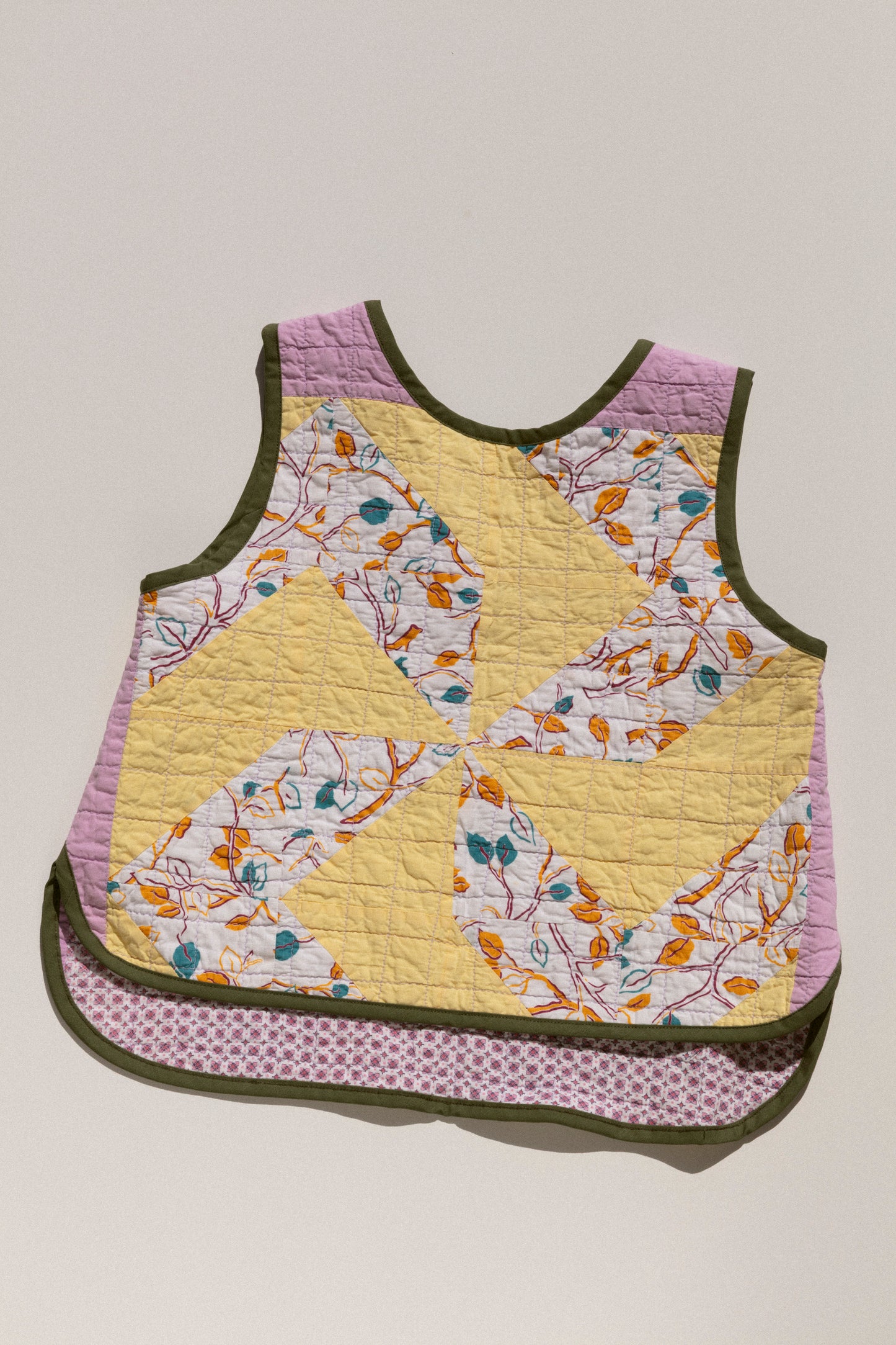 Quilt Scallop Tank - Walking Triangles (Medium)
