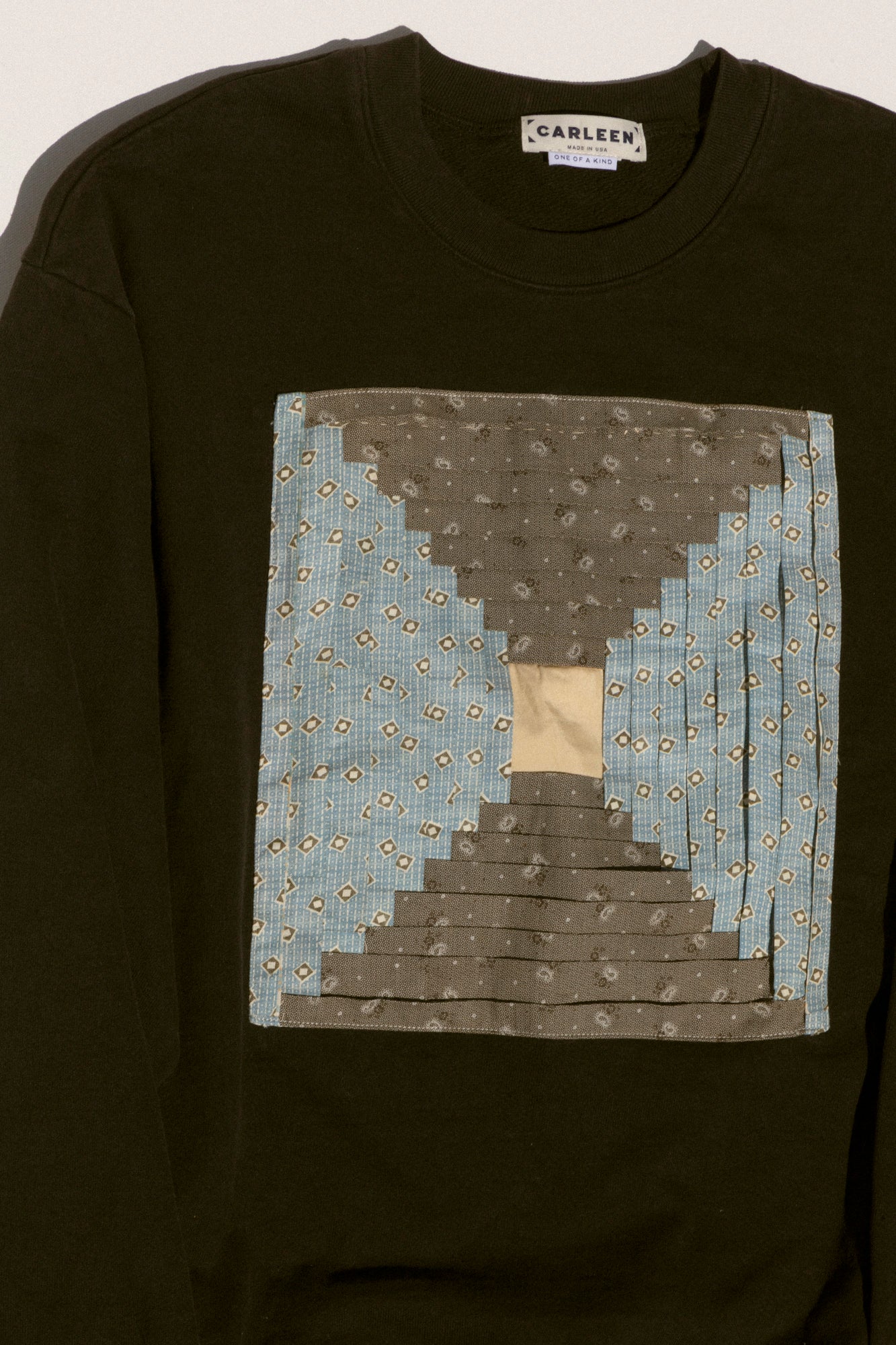 Log Cabin Sweatshirt - Large