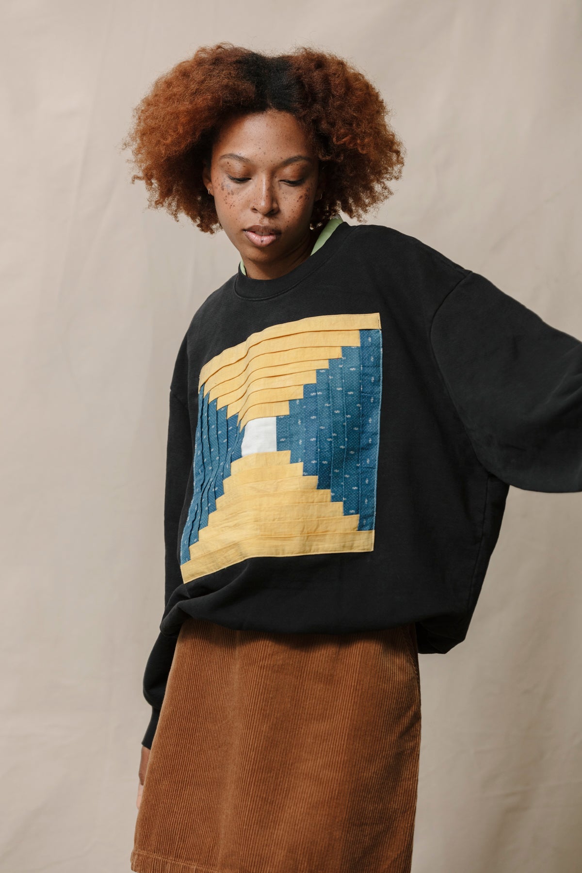 Log Cabin Sweatshirt - Medium