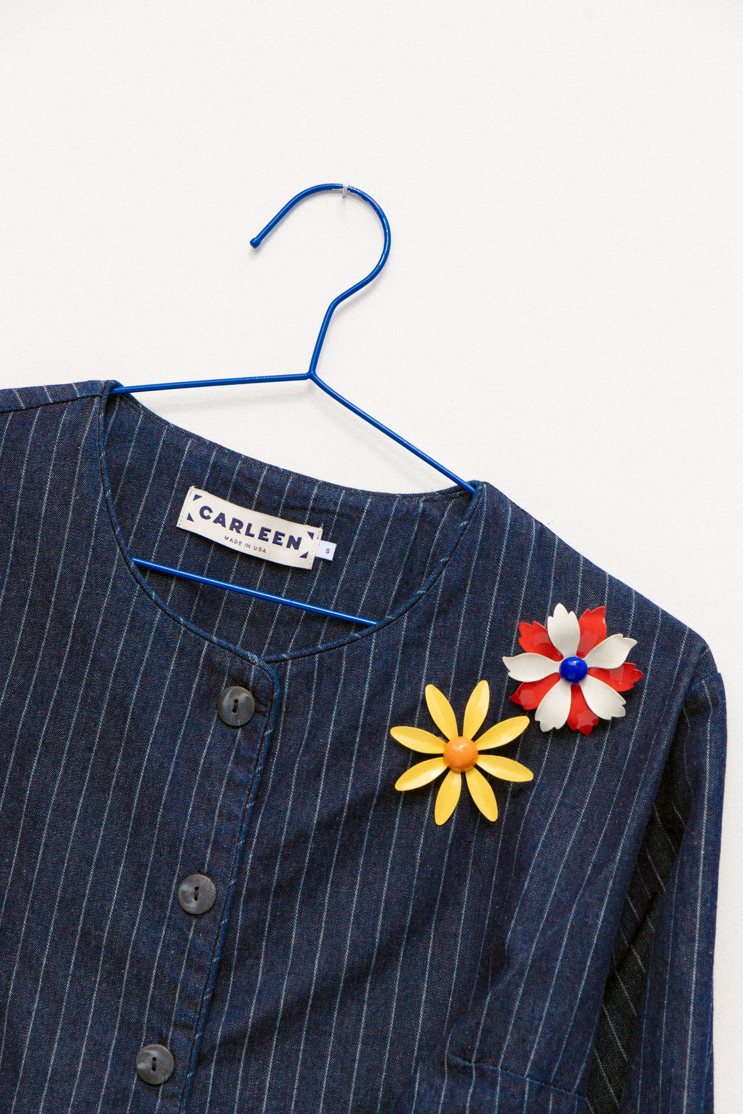 Vintage Floral Brooch - Classic Daisy