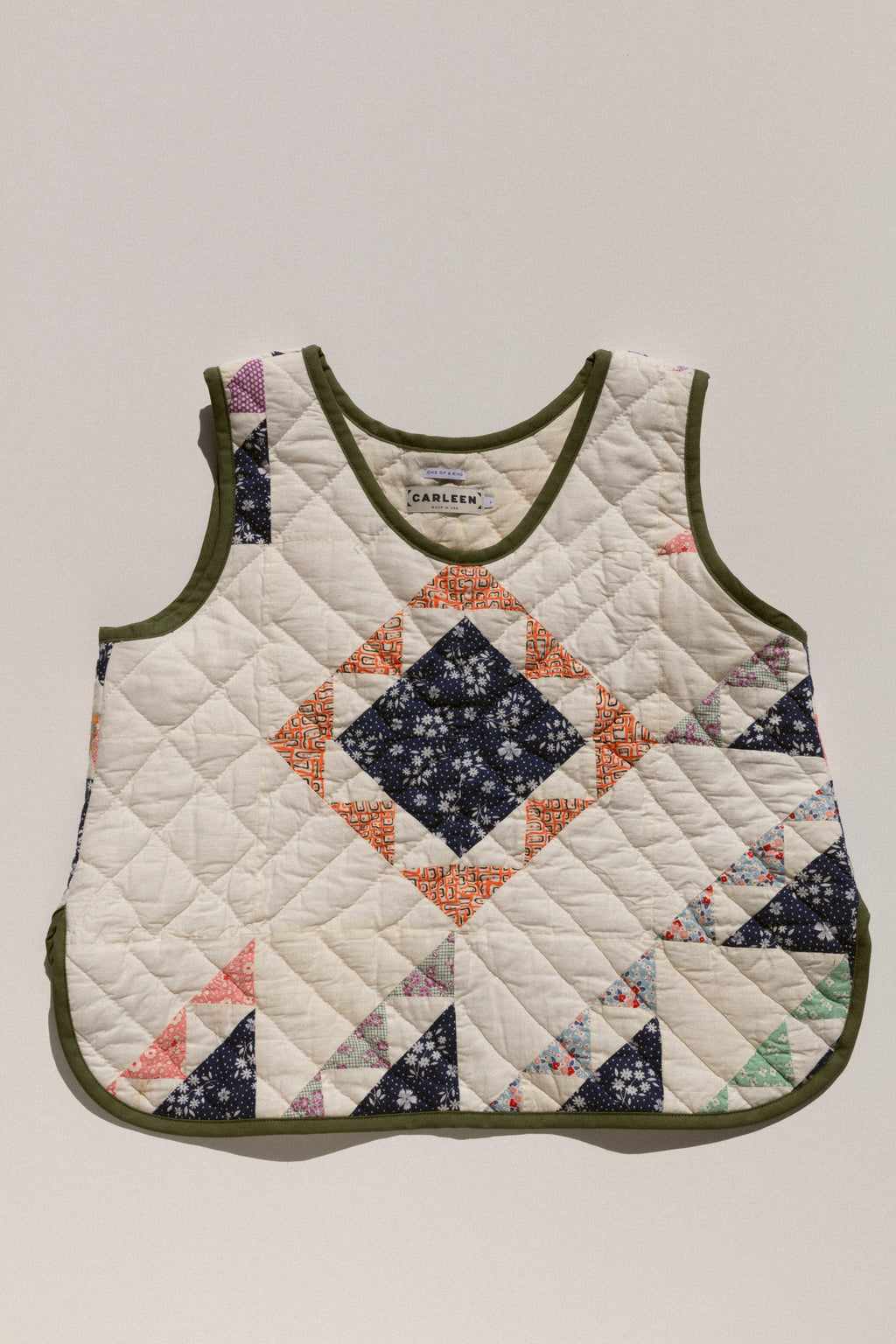 Quilt Scallop Tank - Crowns (Large)