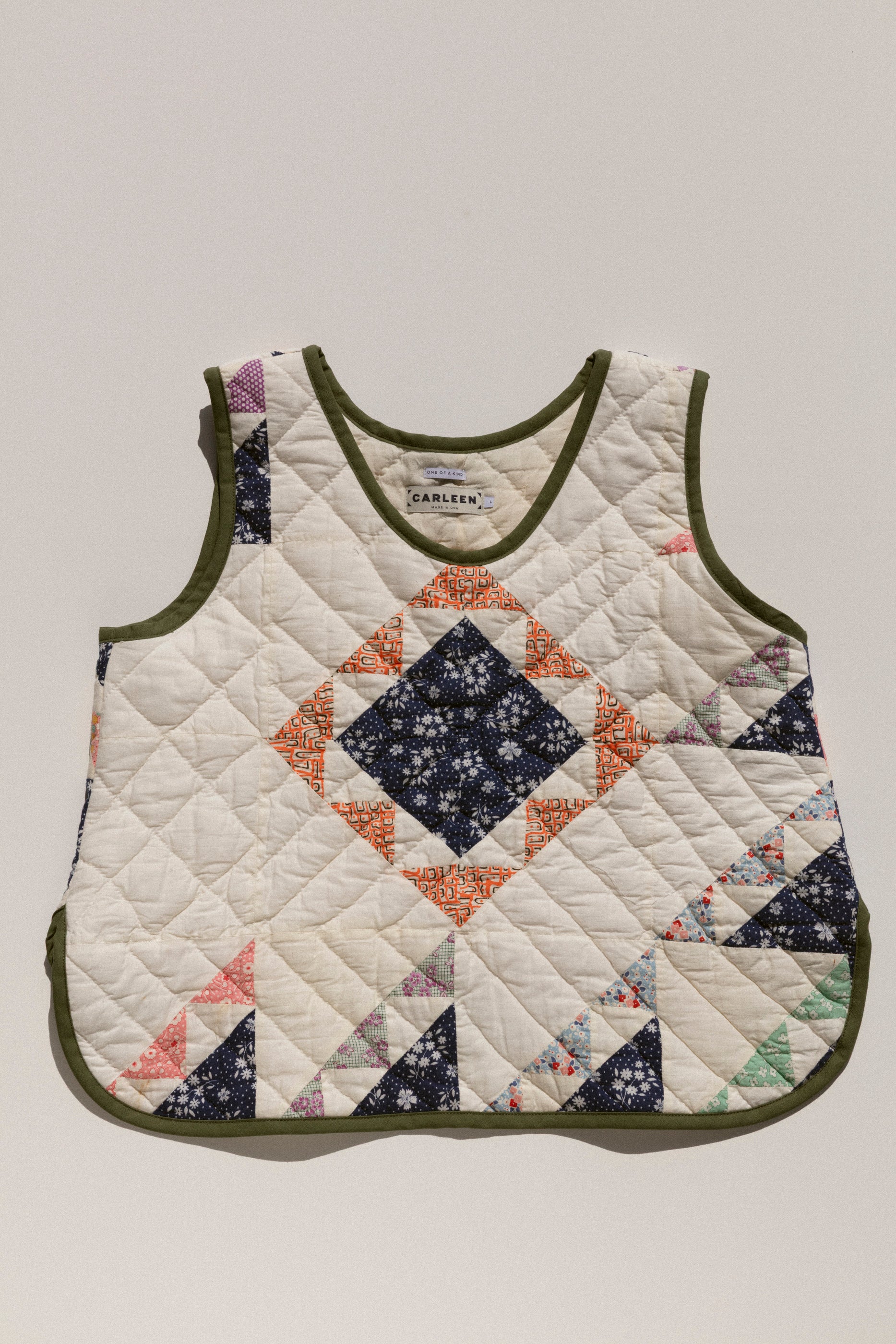 Quilt Scallop Tank - Crowns (Large)