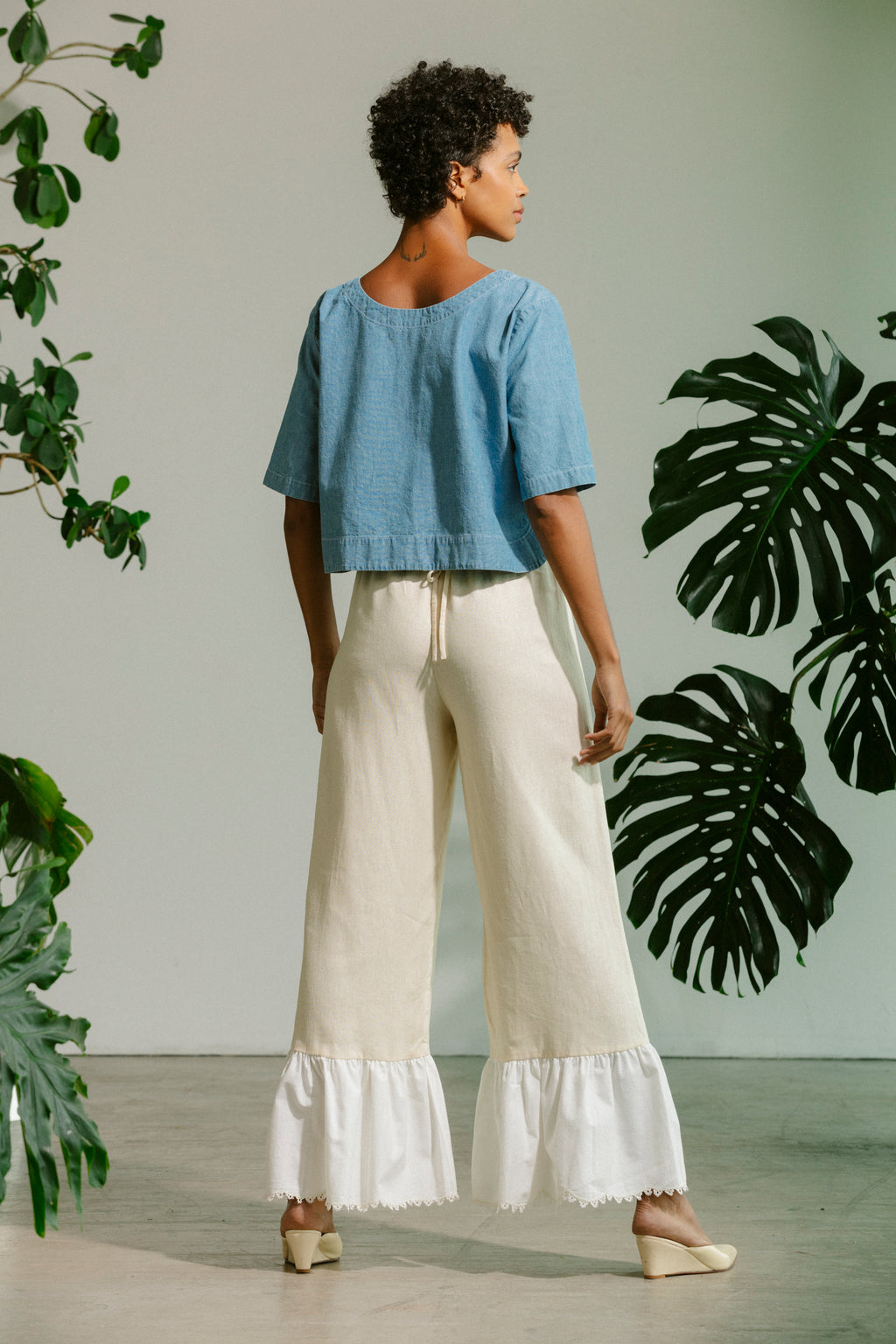 Scallop Shirt - Medium Wash Chambray