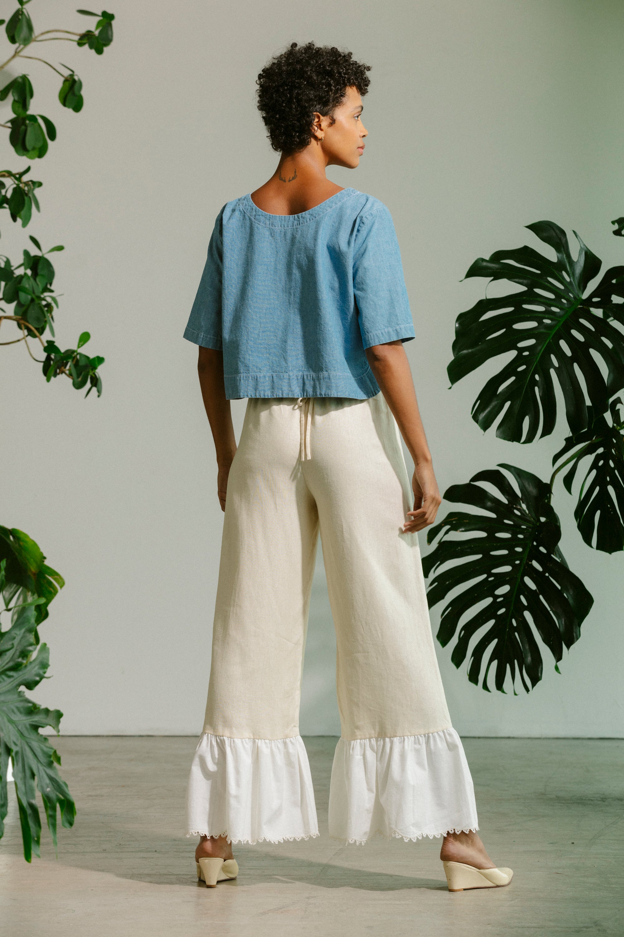 Scallop Shirt - Medium Wash Chambray