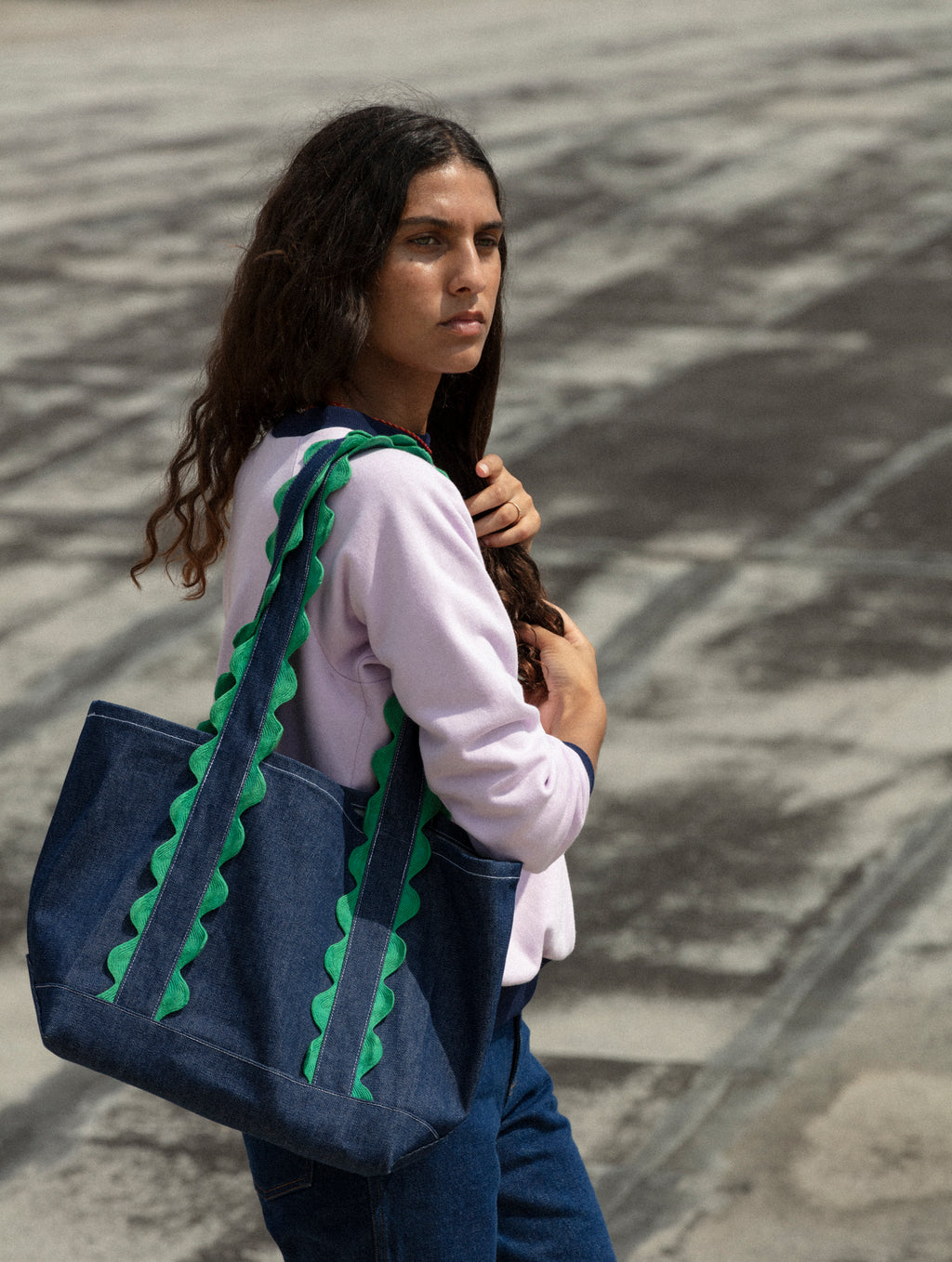 Medium Tote - Green Scallop
