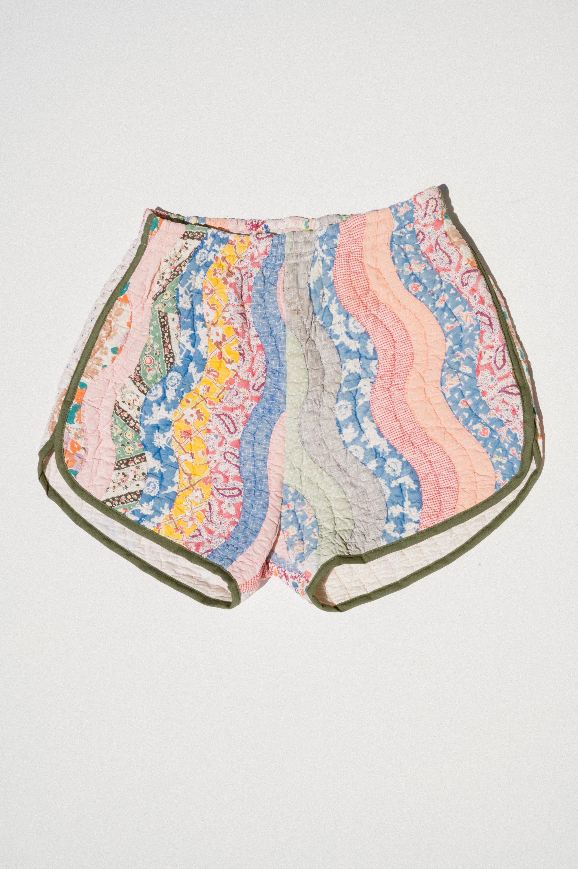Quilt Track Shorts - Large (Squiggle)