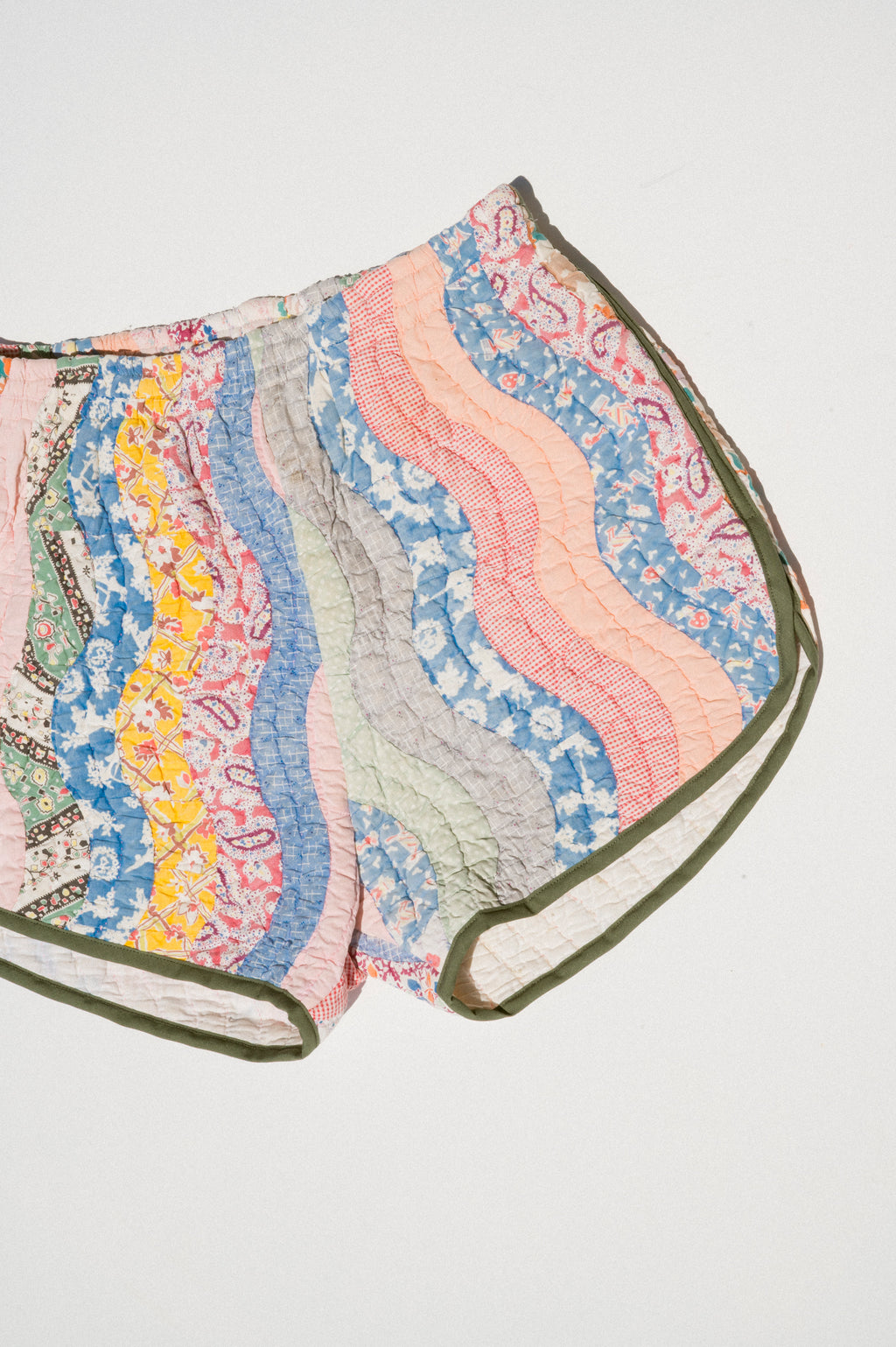 Quilt Track Shorts - Large (Squiggle)