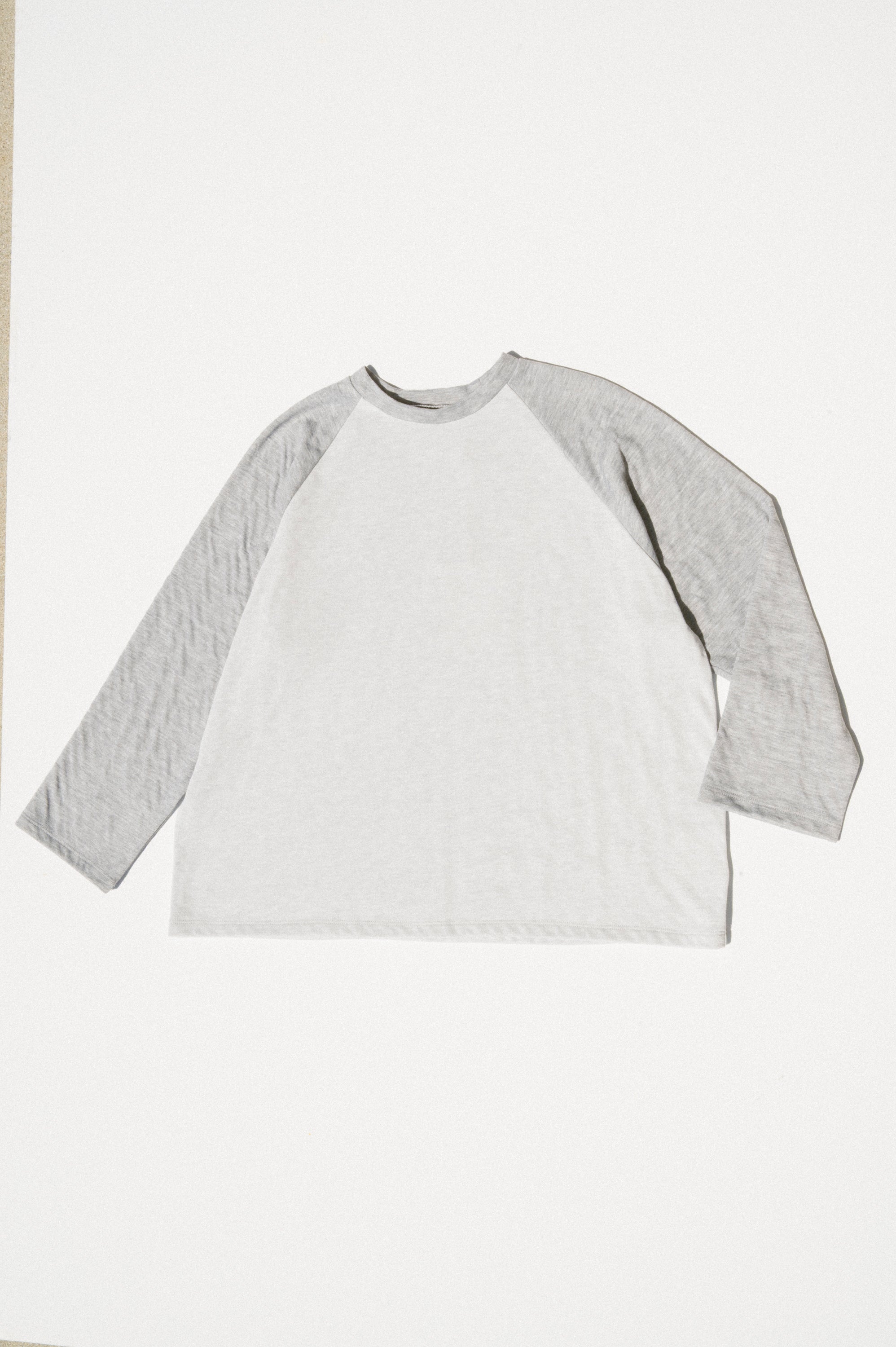 Boxy Raglan - White/Grey