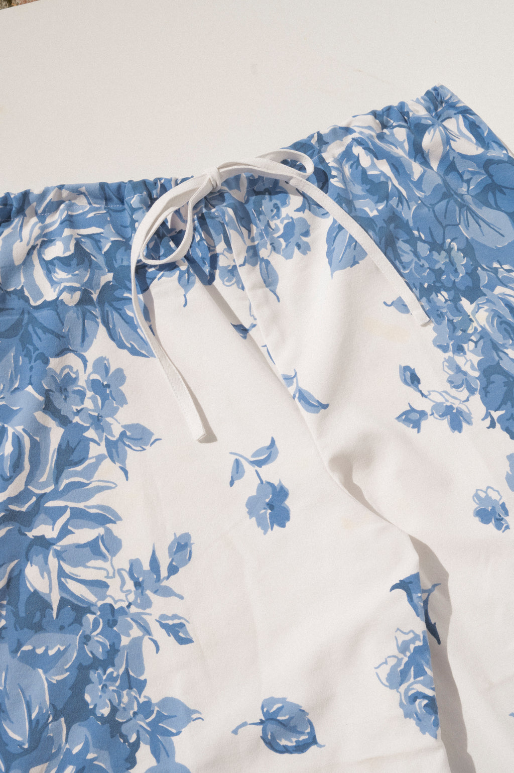 Scout Tie-Back Pant - Red Border/Delft (XL)