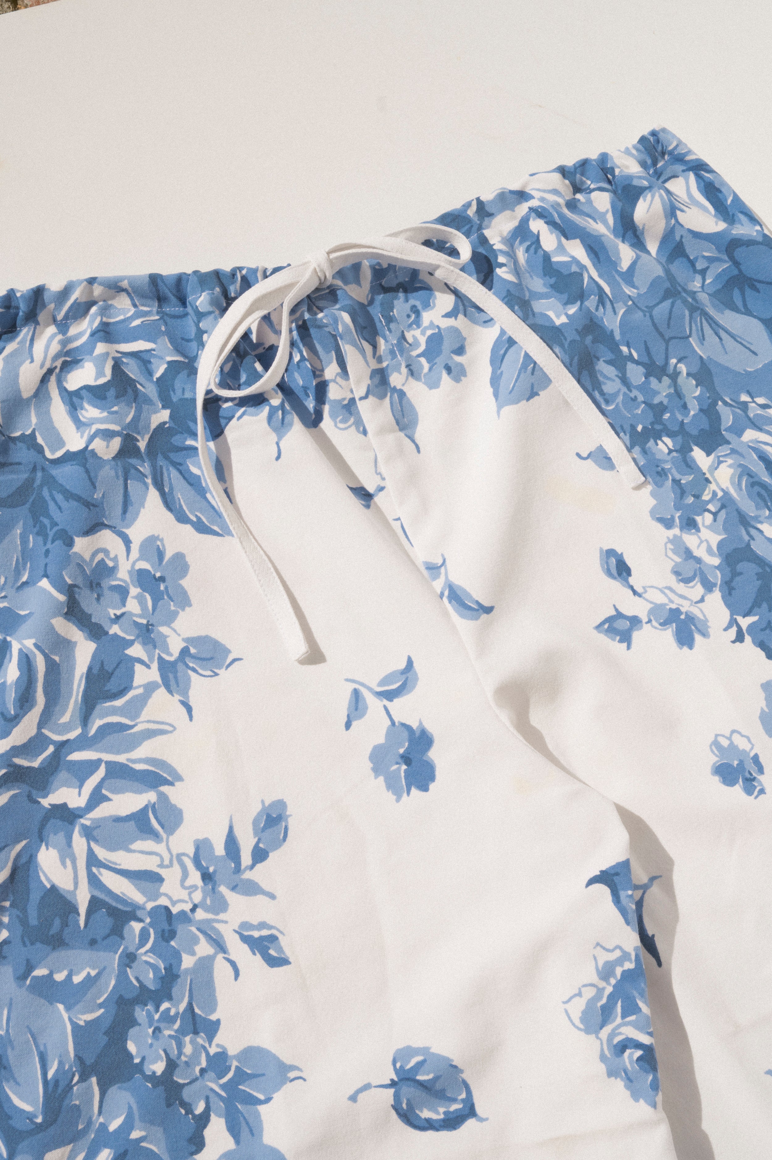 Scout Tie-Back Pant - Red Border/Delft (XL)