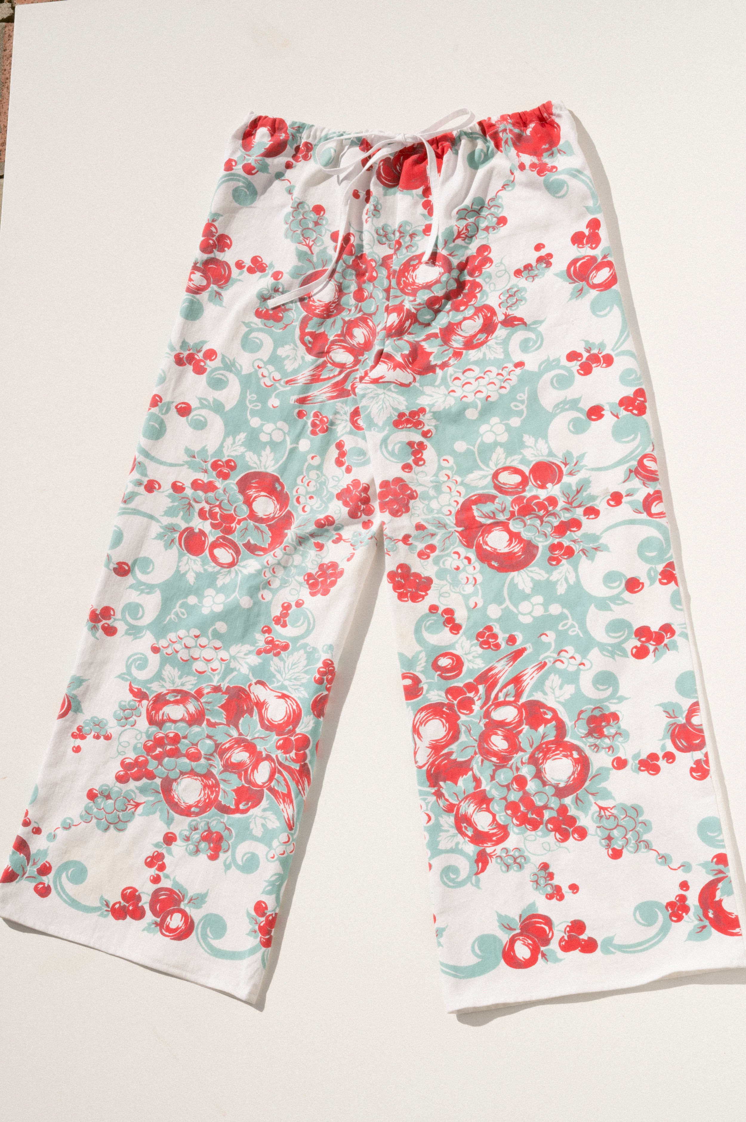 Scout Tie-Back Pant - Sugar/Fruit (L)