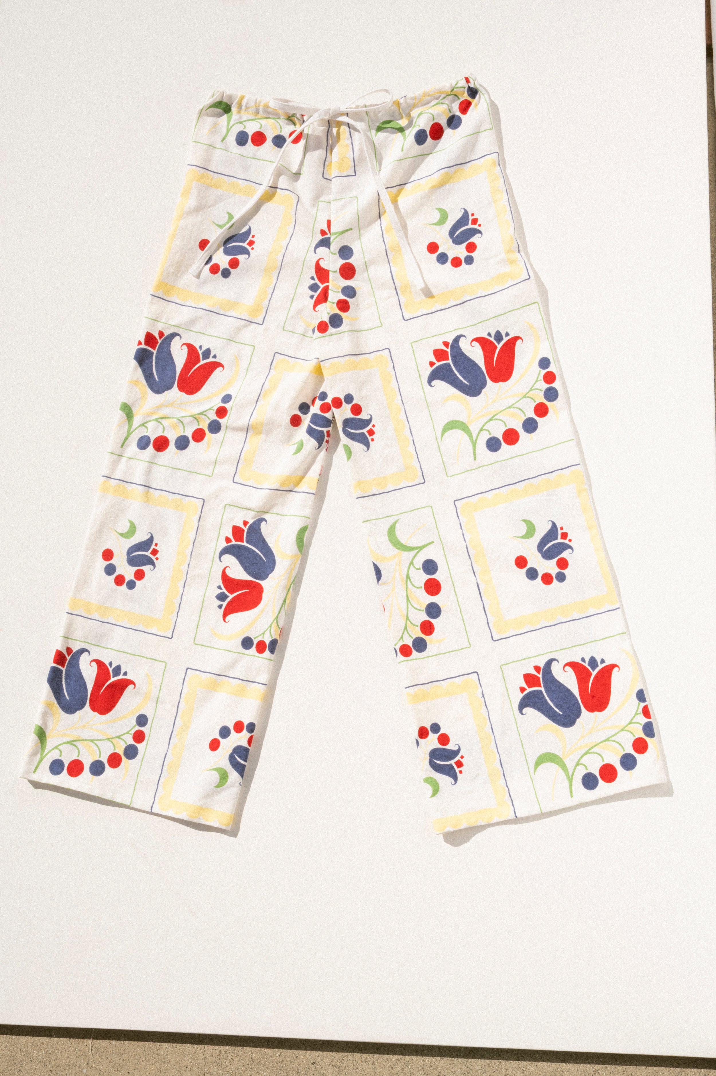 Scout Tie-Back Pant - Vine/Graphic (S)