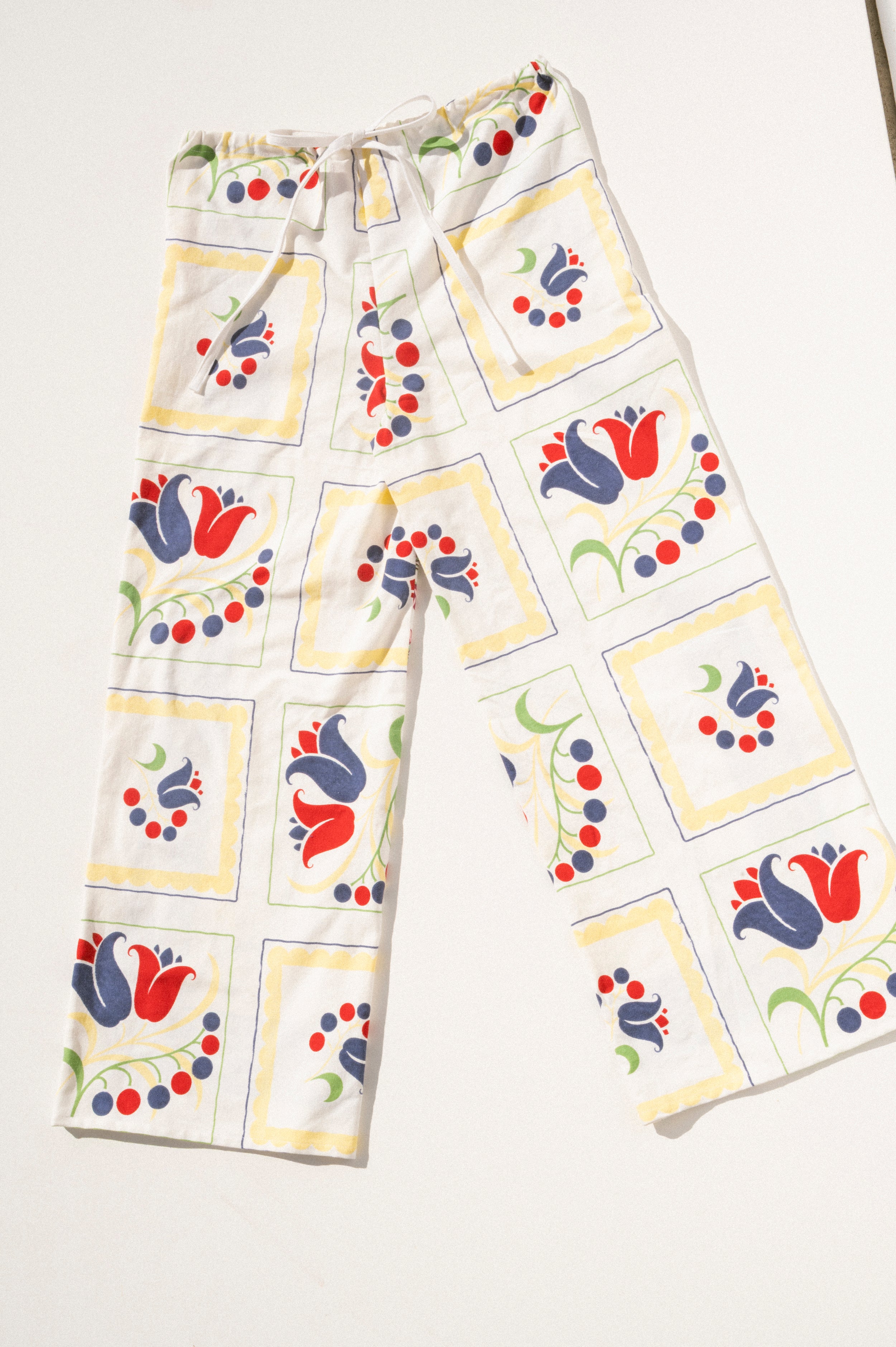 Scout Tie-Back Pant - Vine/Graphic (S)