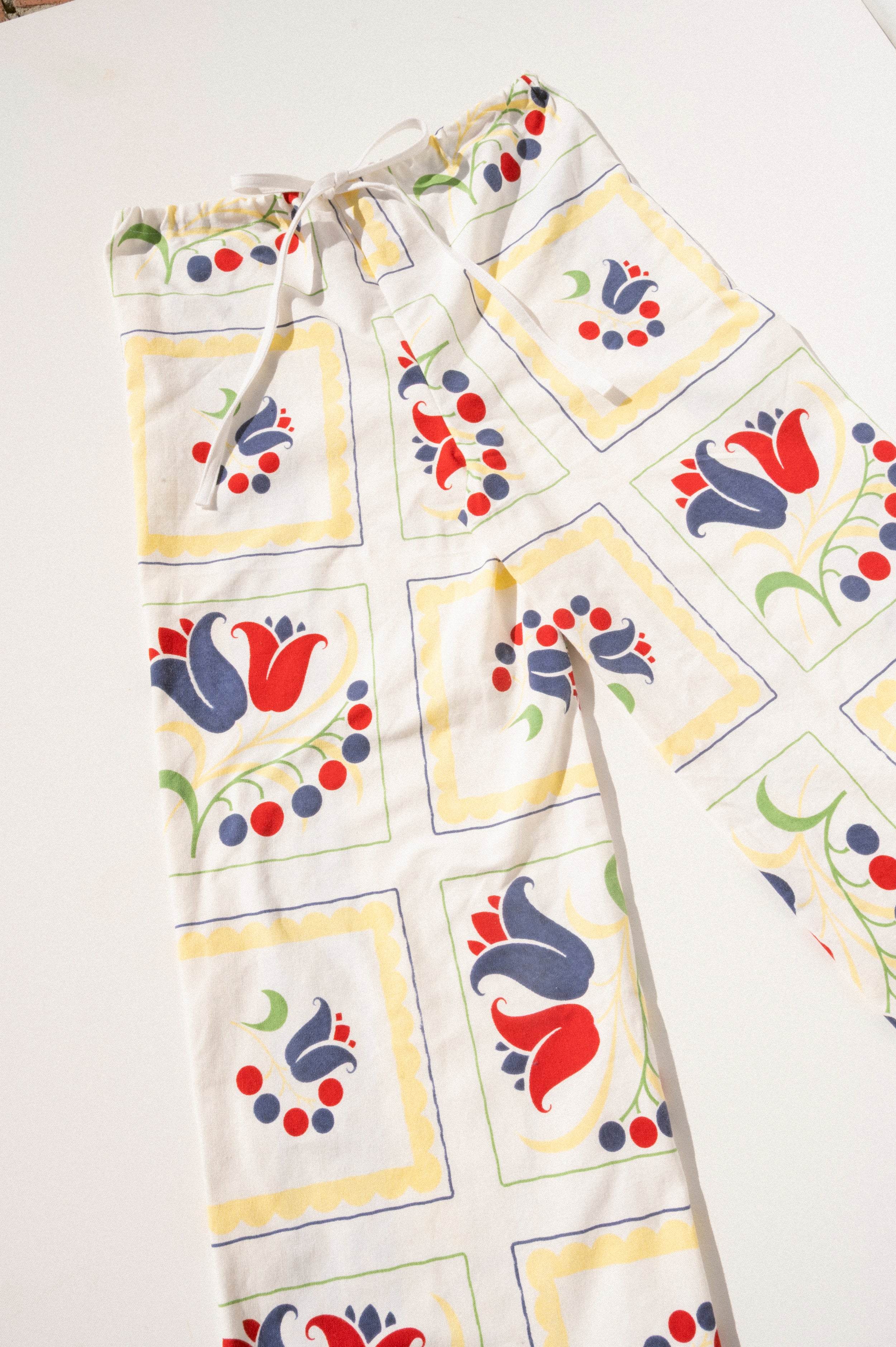 Scout Tie-Back Pant - Vine/Graphic (S)