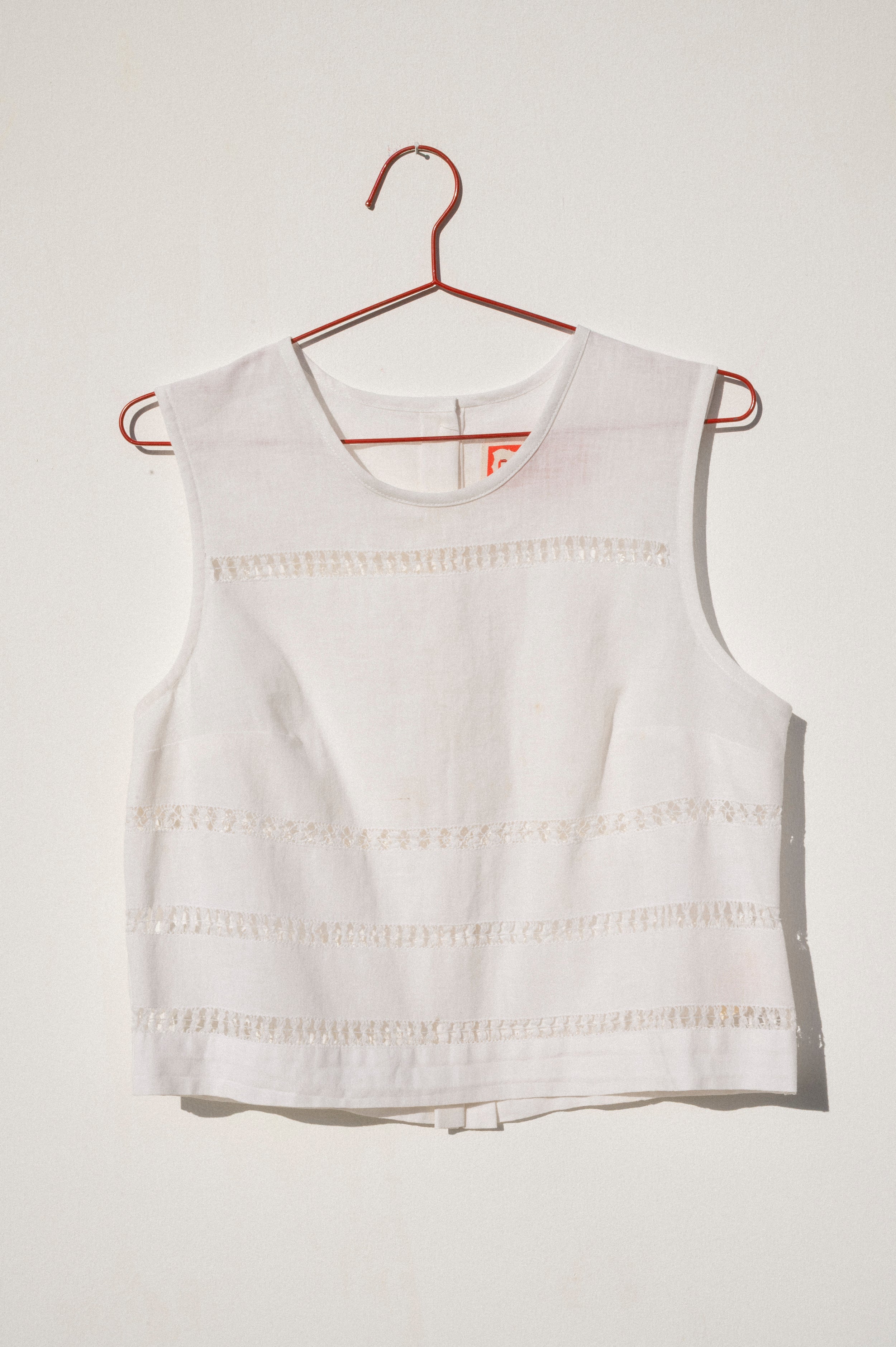 Zoe Sleeveless Shell - Openwork on Linen (M)