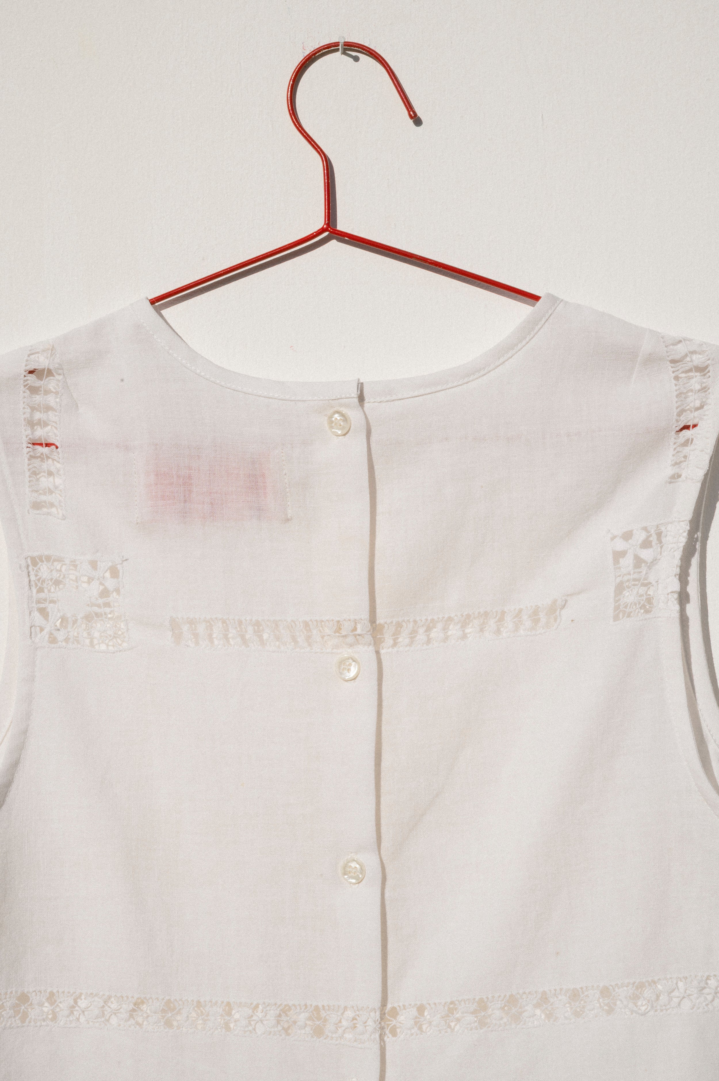 Zoe Sleeveless Shell - Openwork on Linen (M)