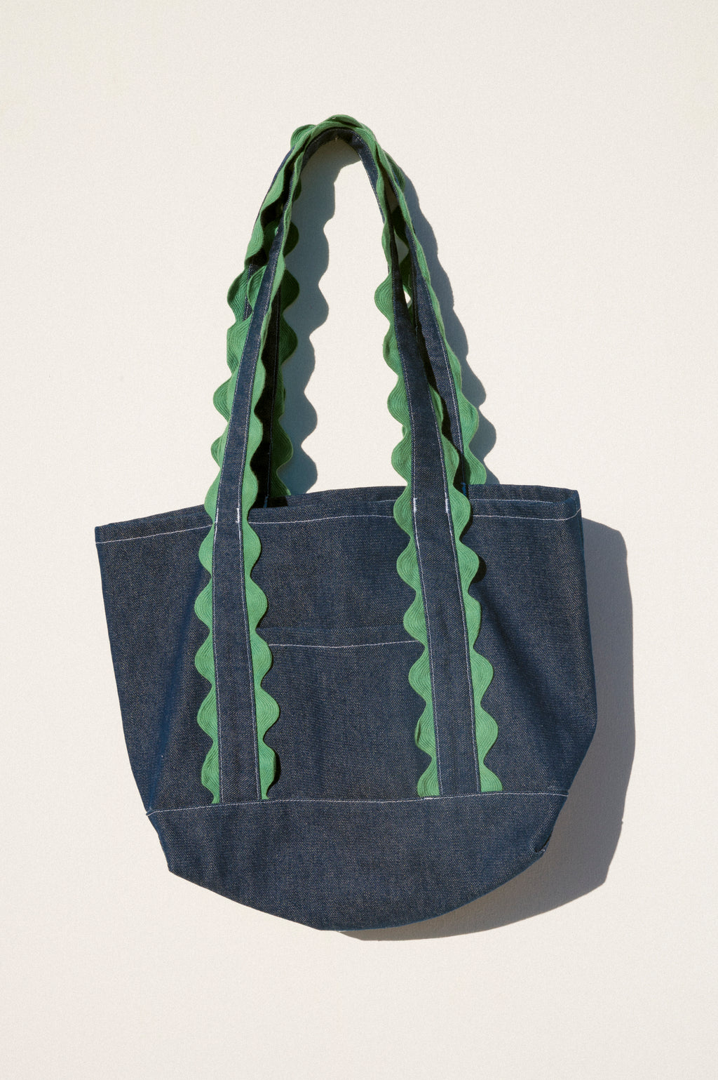 Medium Tote - Green Scallop