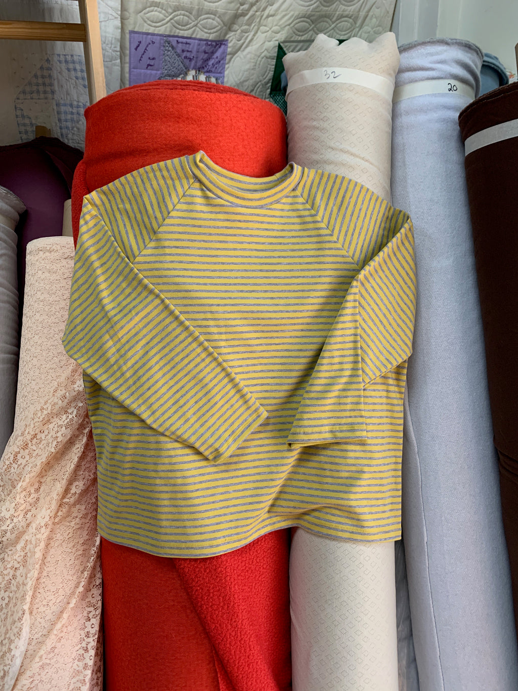 Boxy Raglan - Yellow/Heather Stripe