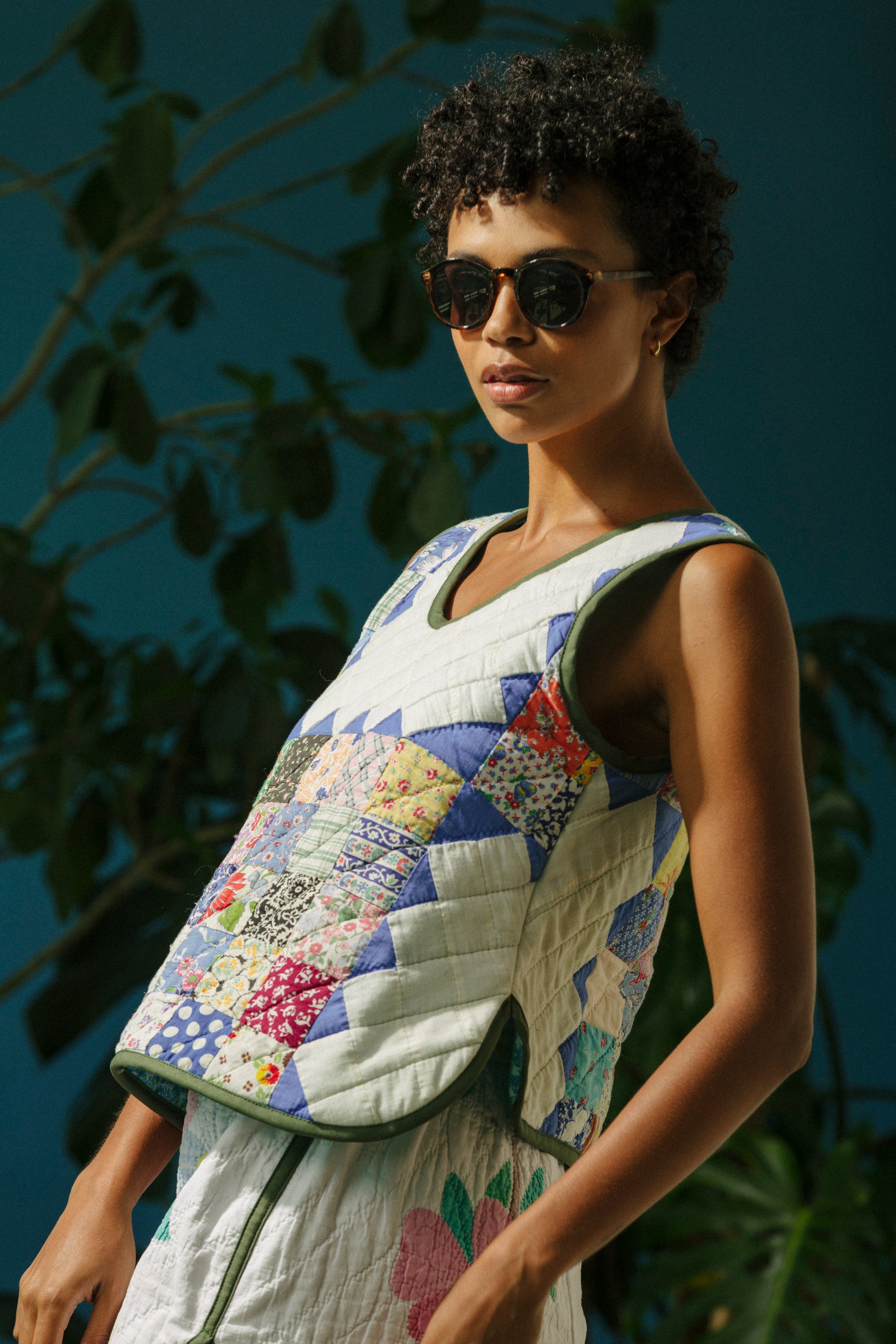 Quilt Scallop Tank - Crowns (Large)