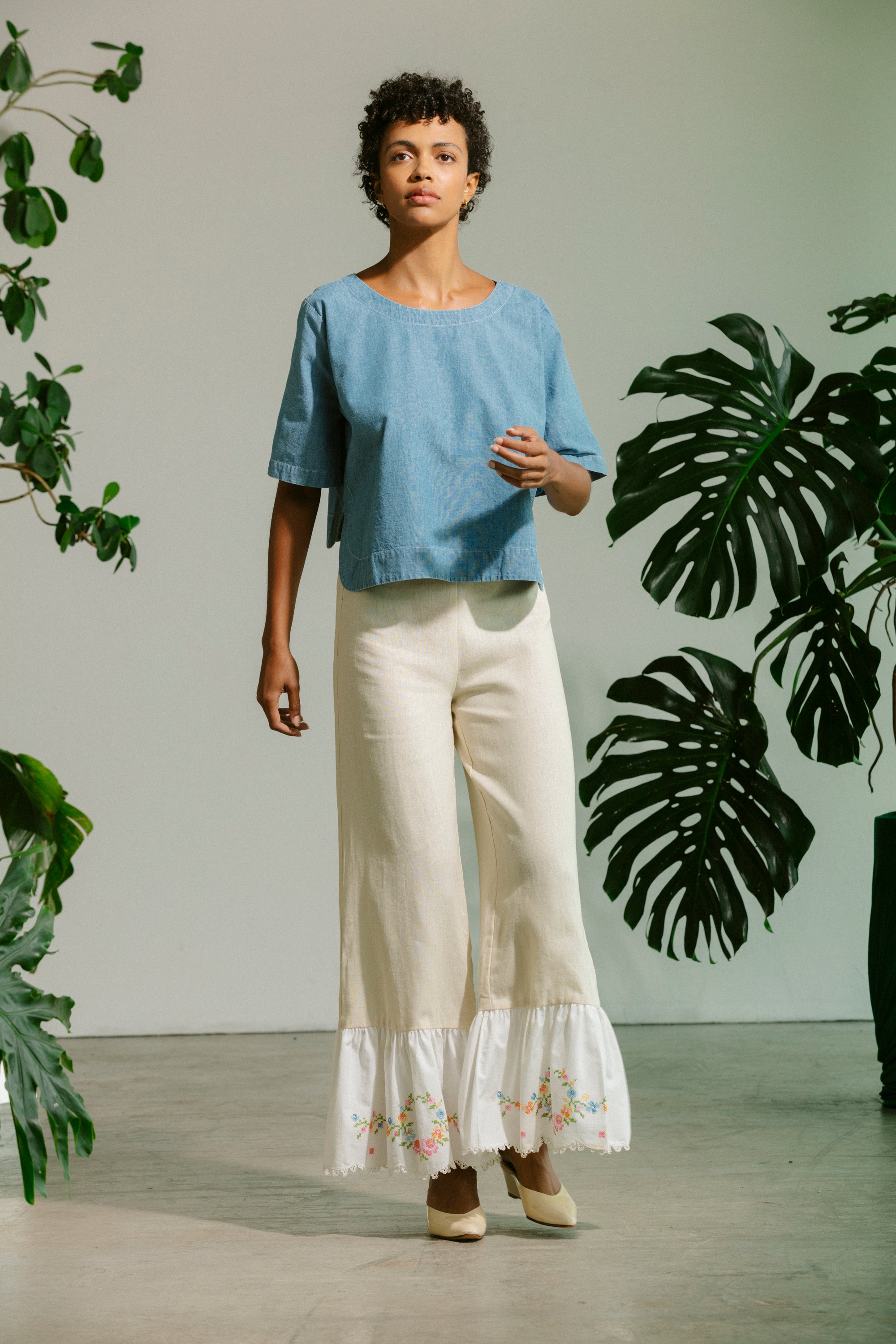 Scallop Shirt - Medium Wash Chambray